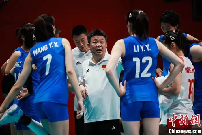 杭州亚运会女子排球三比零横扫越南实现四战全