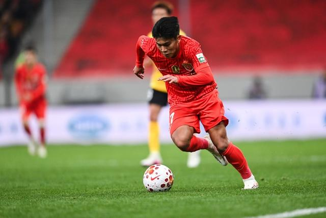 武磊替补梅开二度助海港斩获2026赛季首胜