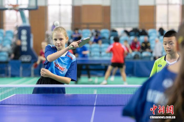 百余名中俄青少年在黑河举行乒乓球友谊赛，展