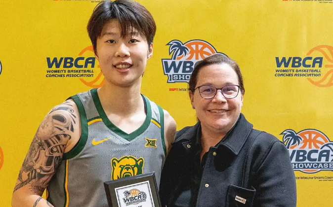 邓雨婷转学备战国家队，冲击女篮锋线新机遇