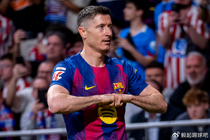 莱万或加盟尤文图斯？博涅克力挺其意甲挑战