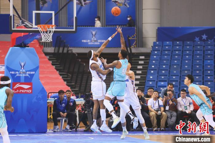 首届CBA俱乐部杯青岛赛区揭幕战，北京北汽81-7
